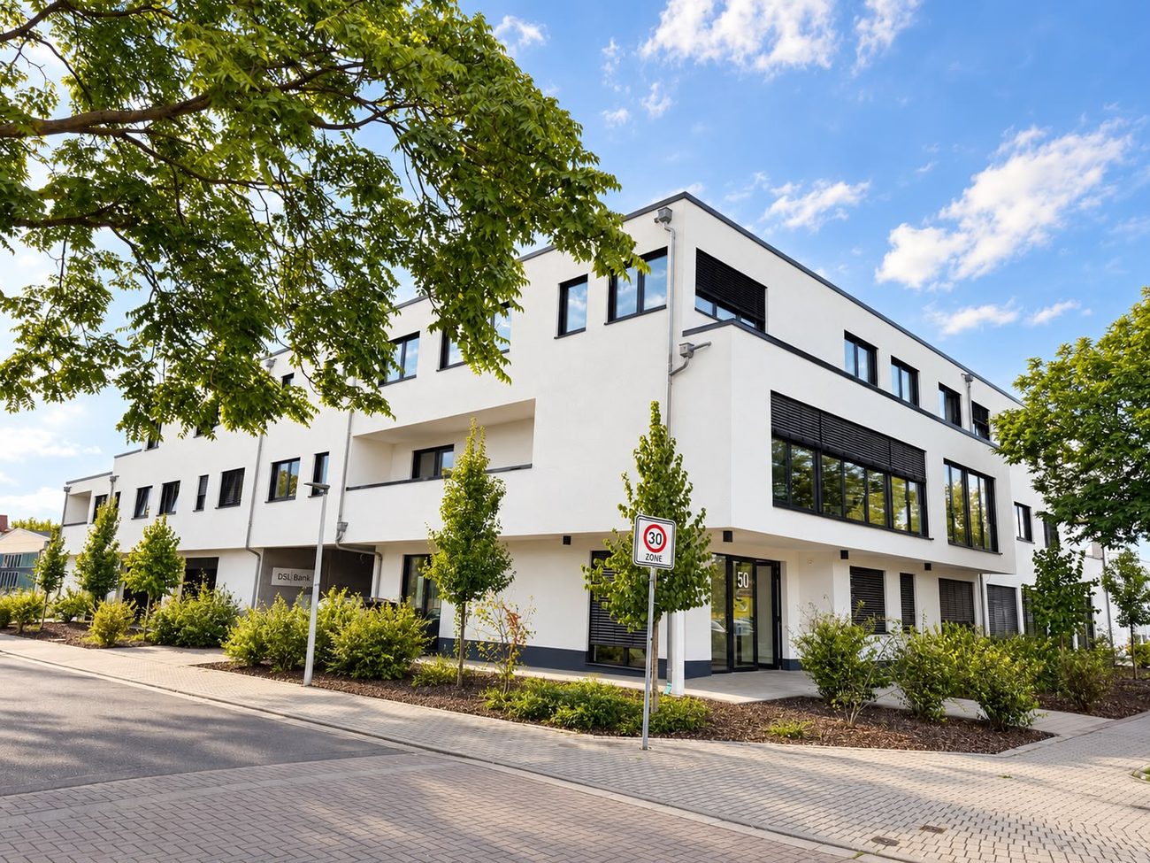Fertiggestellter Gewerbeneubau der S+P Bau GmbH